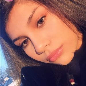 Meet your Posher, Oriana